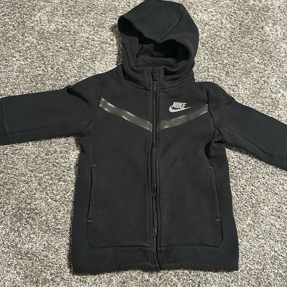 Nike tech zip up sweater boys size 6